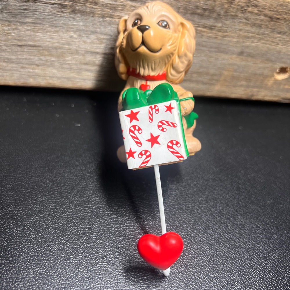 Vintage 1983 Hallmark Puppy Dog Christmas Figurine Candy Cane Gift Heart 5"
